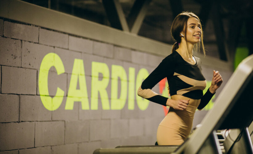 Exerciții Cardio și Echipamentele Esențiale pentru un Antrenament Reușit